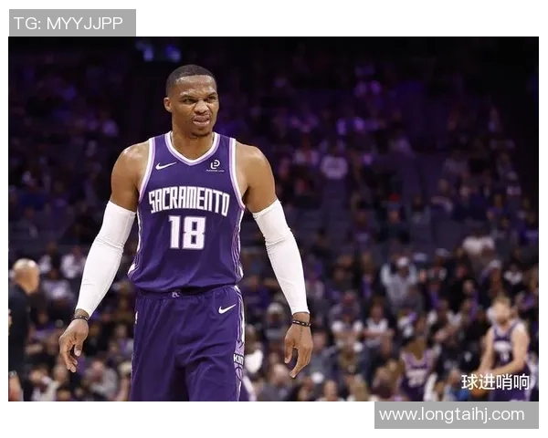 威少底角空位三分未果横移后中投三不沾展现信心不足的困境